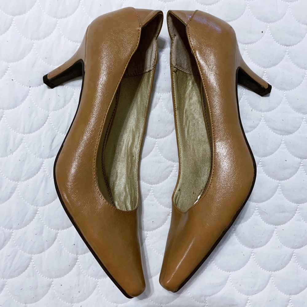 Life Stride Nude Heels